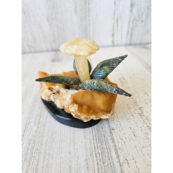 Calcite crystal mushroom plant rock unique agate - Picture 3 of 12